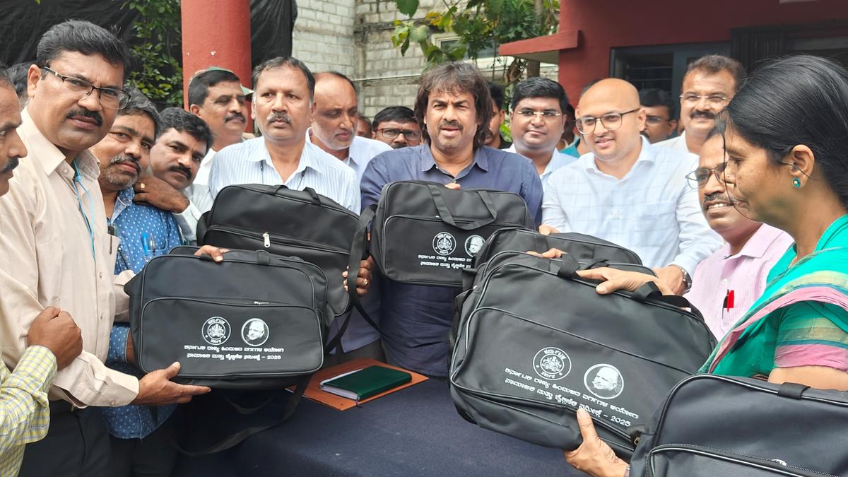 Karnataka survey: Minister Madhu Bangarappa marks launch of caste census by distributing kits to enumerators in Shivamogga