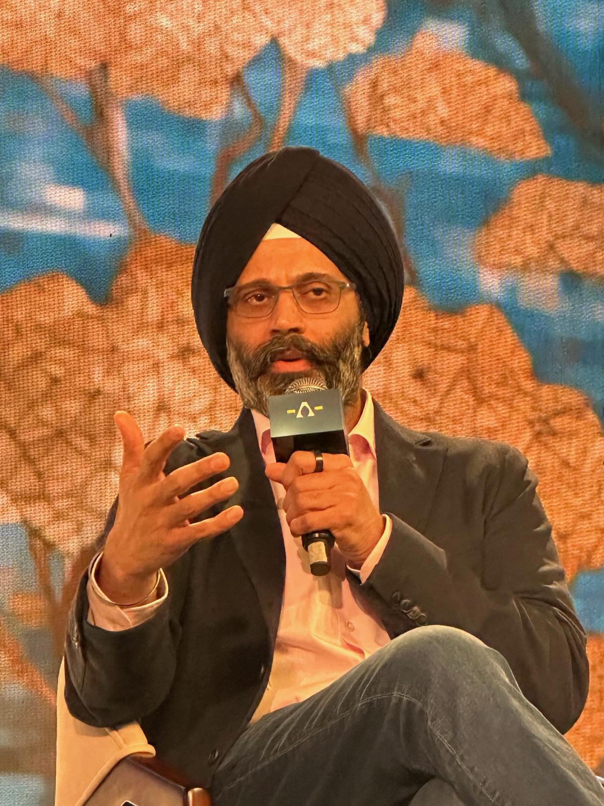 इंडिया एआई इम्पैक्ट समिट में कैरेक्टर एआई के सीईओ करणदीप आनंद।