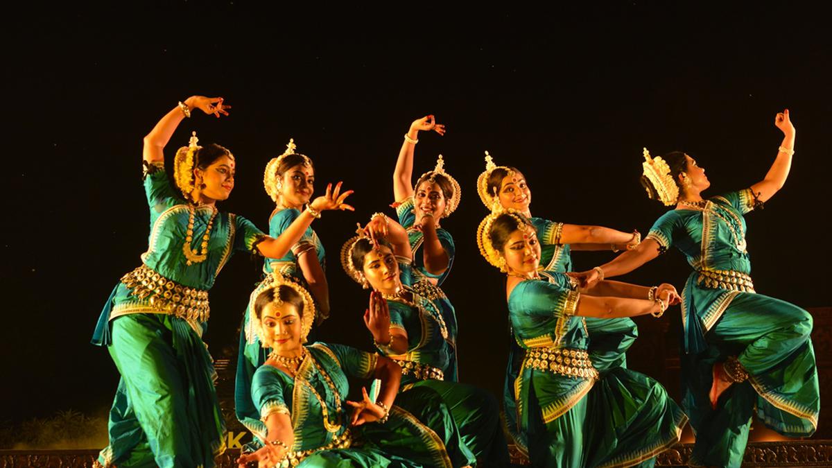 Kaleidoscope of dance style at Konark