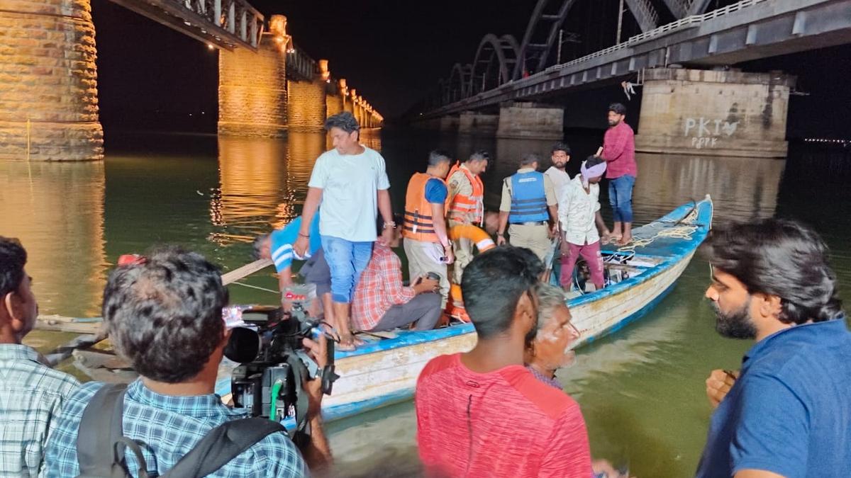 Two die, 10 survive as boat capsizes in river Godavari at Rajamahendravaram