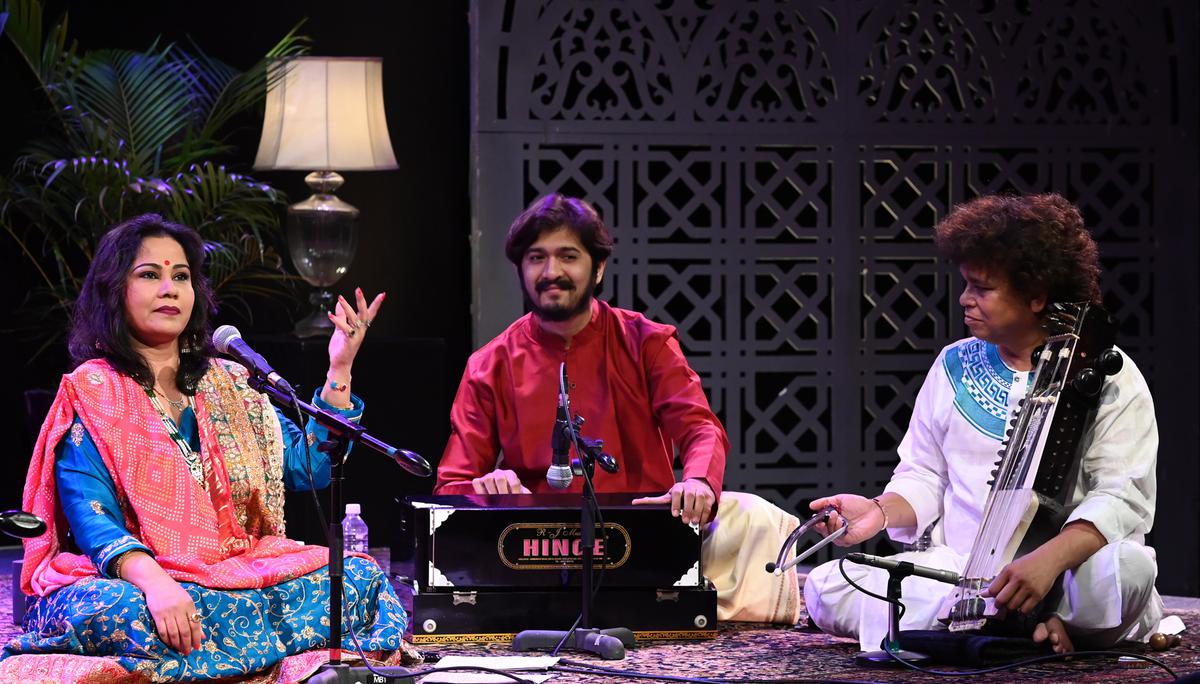 Chandra Chakraborty performing at The Experimental Theatre in NCPA 
