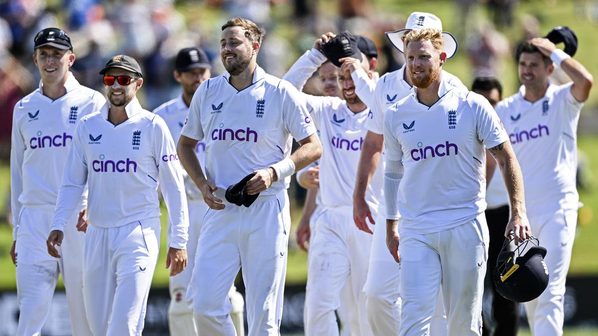 England beat New Zealand by 267 runs in 1st test