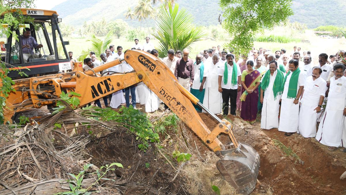 Minister inaugurates water collection structure maintenance works in Salem