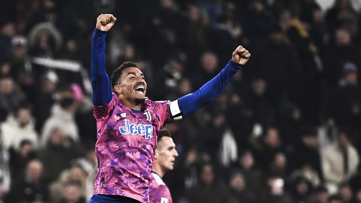 Late Danilo goal earns Juventus eighth successive league win