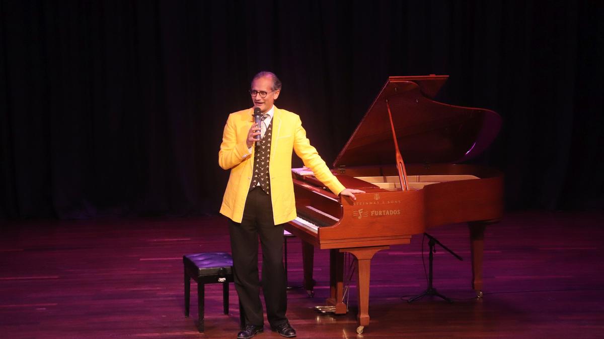 Karl Lutchmayer’s recital was a blend of melody and narratives