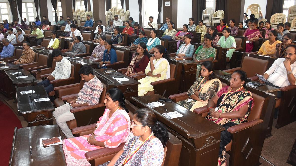 Download apps only from official app stores, says Cyber crime Inspector