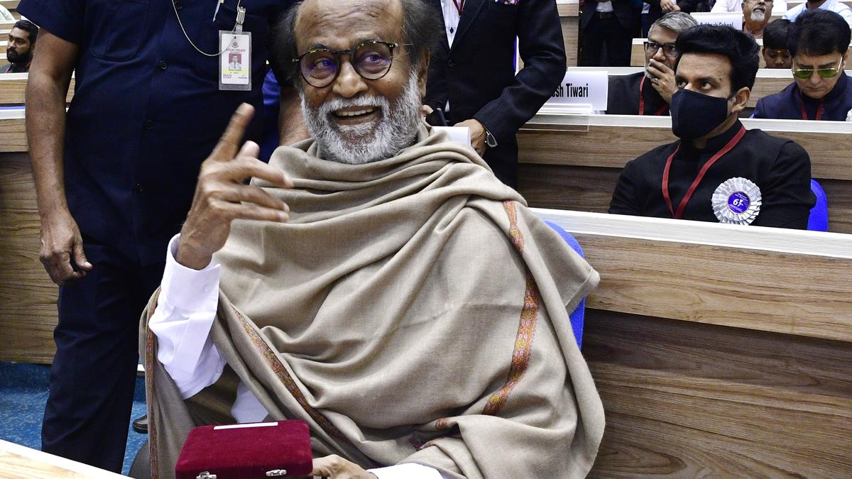 Rajinikanth meets Tamil Nadu Governor R.N. Ravi - The Hindu