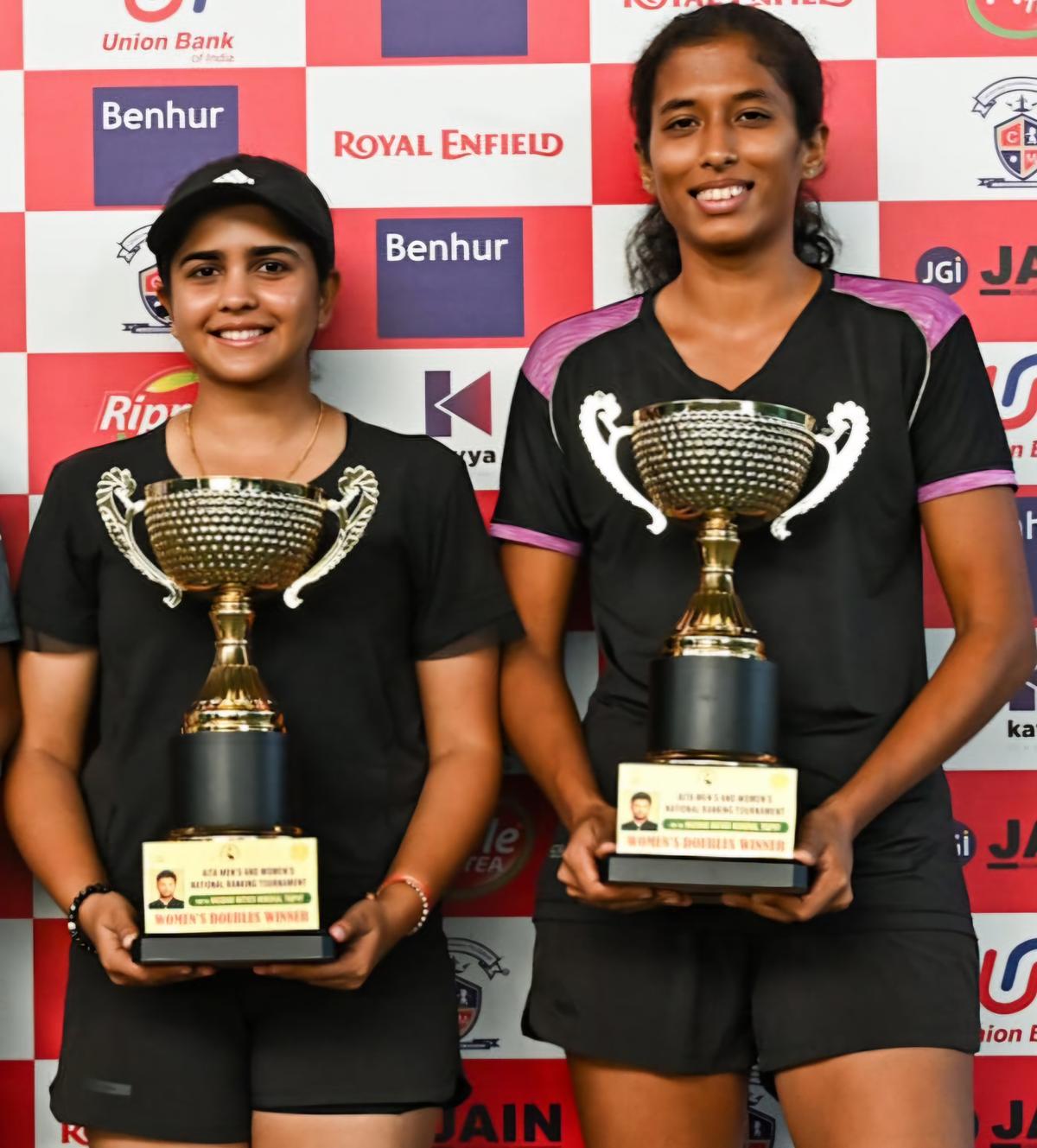 Pooja Ingale and Ishwari Matere won the women’s doubles title.  