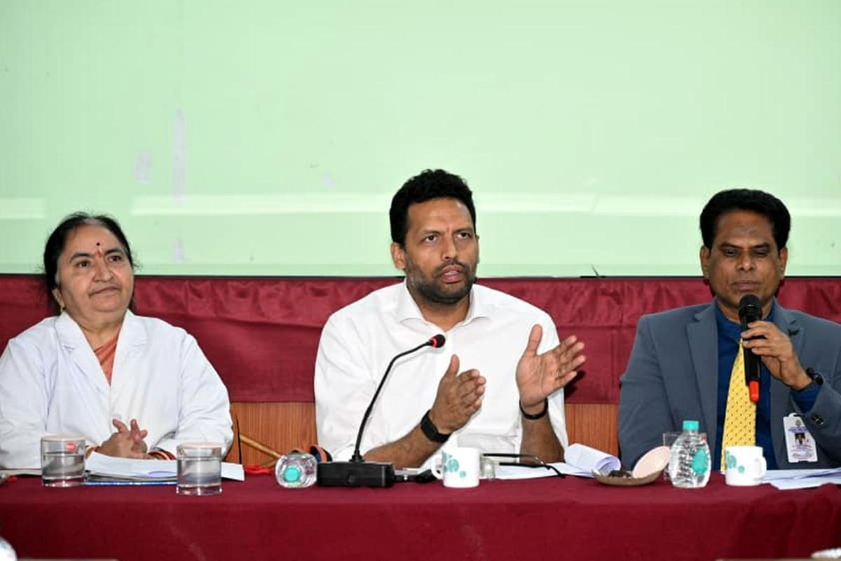 thehindu.com - The Hindu Bureau - Minister asks GGH authorities to ensure paperless medical services