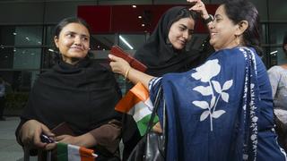 College students evacuated from Iran to be introduced again in deluxe buses: J&Ok CM College students evacuated from Iran to be introduced again in deluxe buses: J&Ok CM