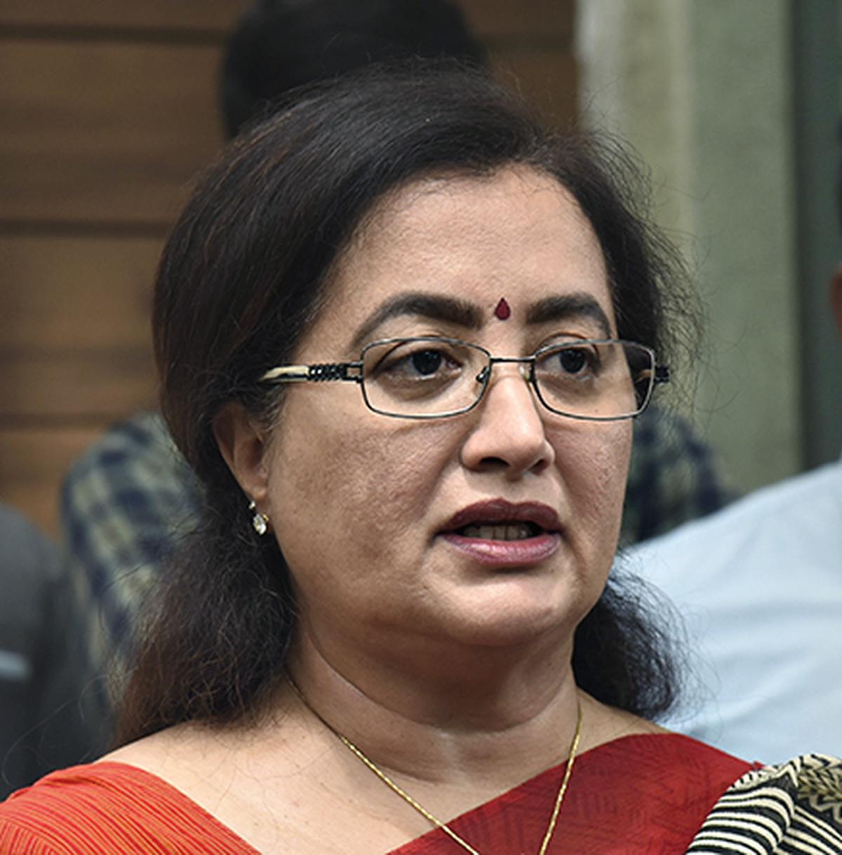 Kumaraswamy to bury the hatchet with Sumalatha Ambareesh? - The Hindu