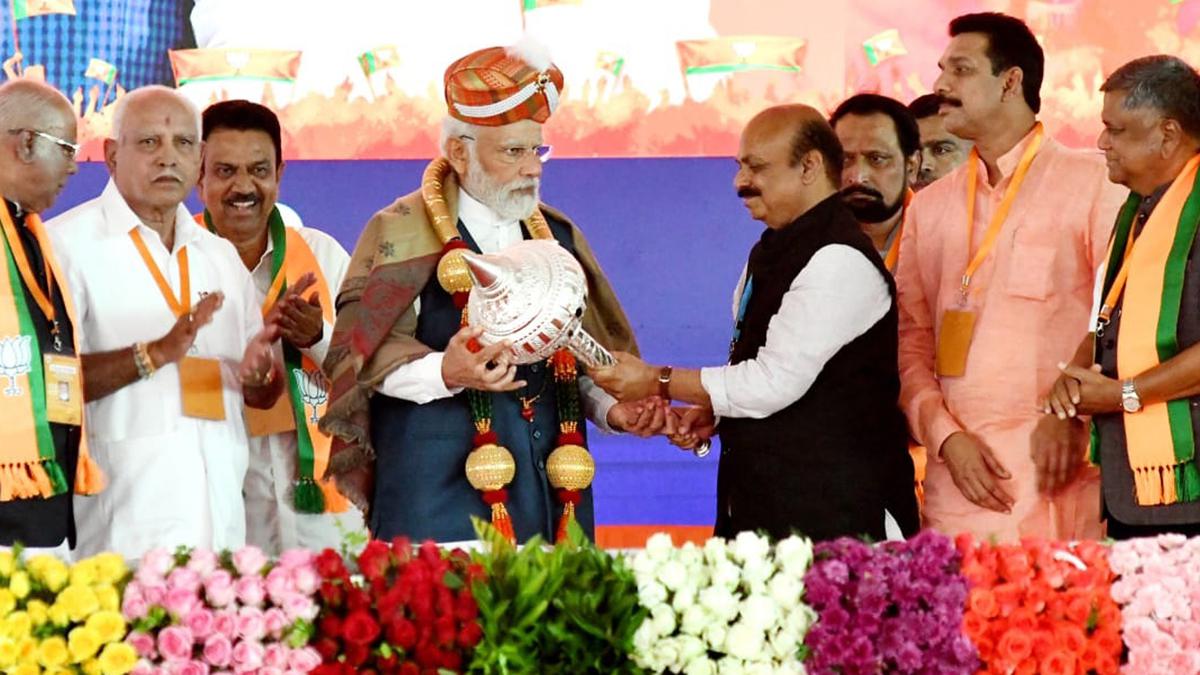 Modi calls party workers his ‘good friends’, asks them to work for full-majority govt. in Karnataka