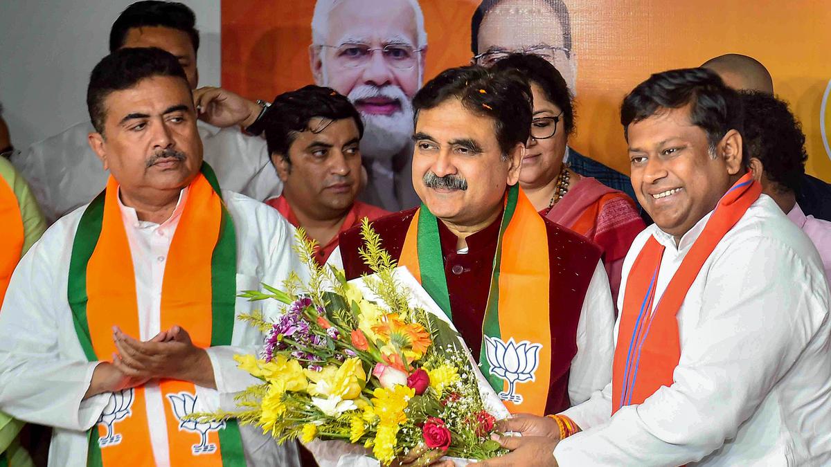 Former Calcutta HC judge Abhijit Gangopadhyay joins BJP