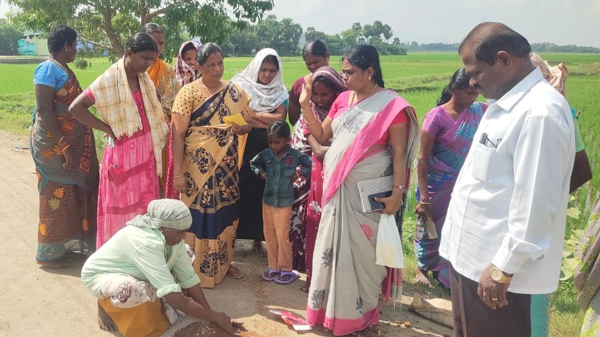 Farmers trained in environmental monitoring of paddy fields