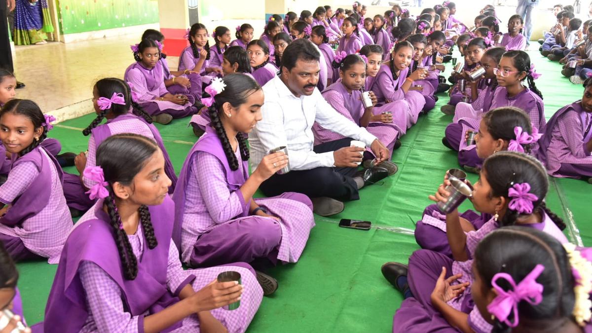 Andhra Pradesh: Krishna Collector inspects implementation of ‘Jagananna Gorumudda’ scheme, tastes ragi porridge in school