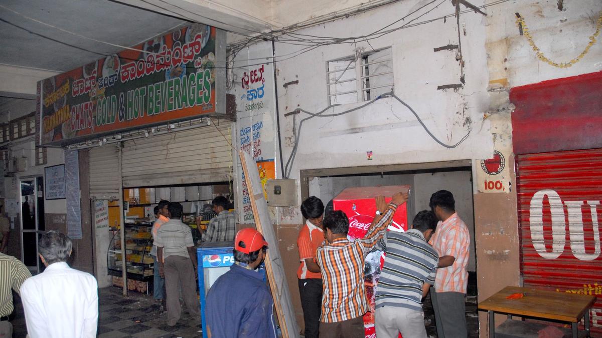 Shops in bus stands that violate food safety norms to face action in Karnataka