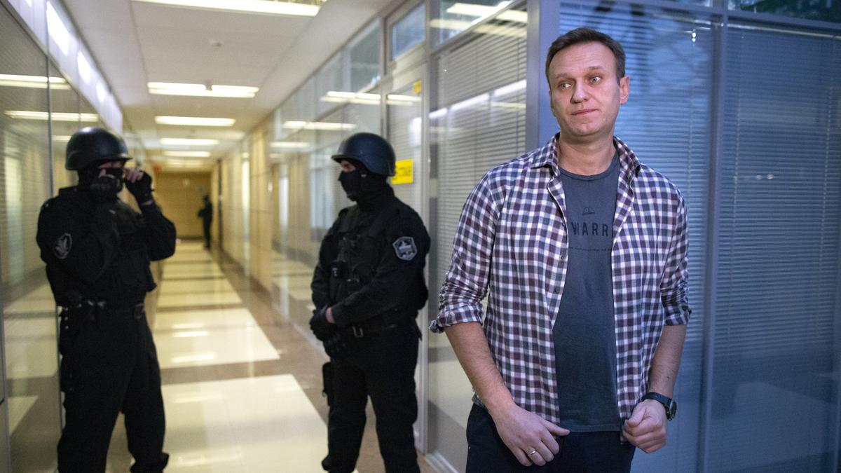 Who are other Russian dissidents besides the late Alexei Navalny?