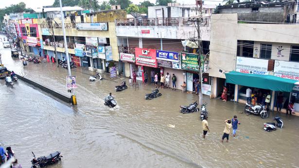 Heavy rain leaves Kalaburagi with overflowing drains, inundation