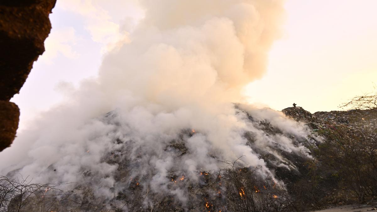 Fire breaks out at Vellaikkal garbage dump yard