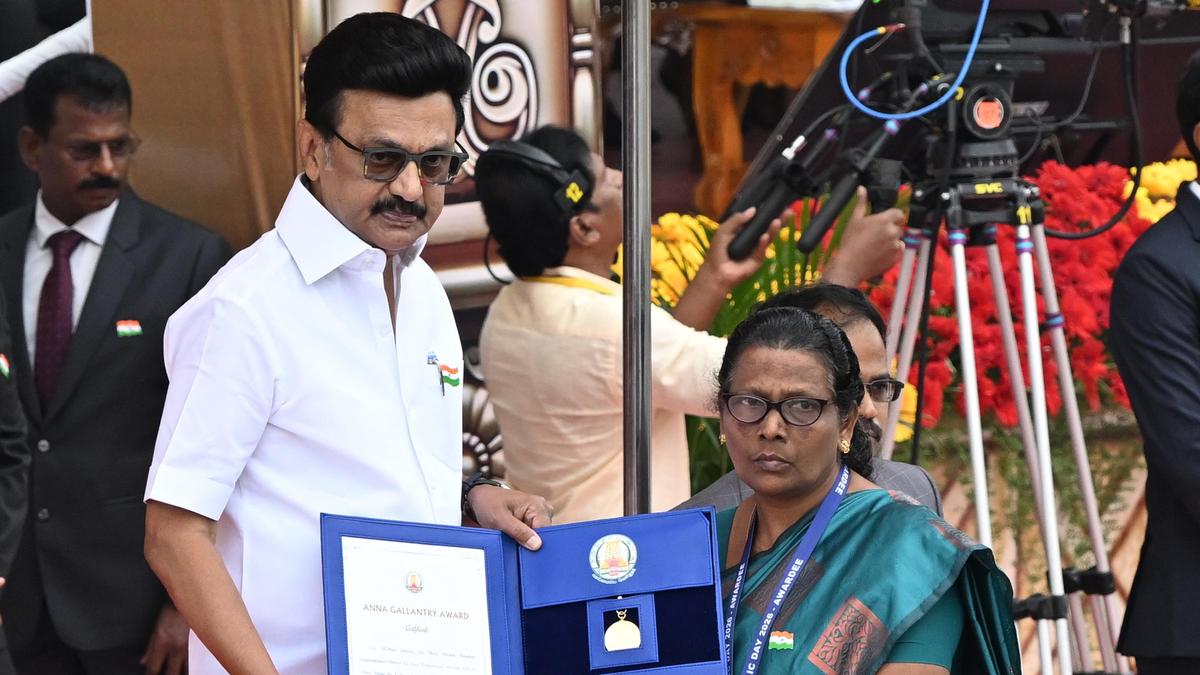 T.N. government’s Anna Medal for Gallantry awarded to fire services personnel, late braveheart for saving lives from drowning
