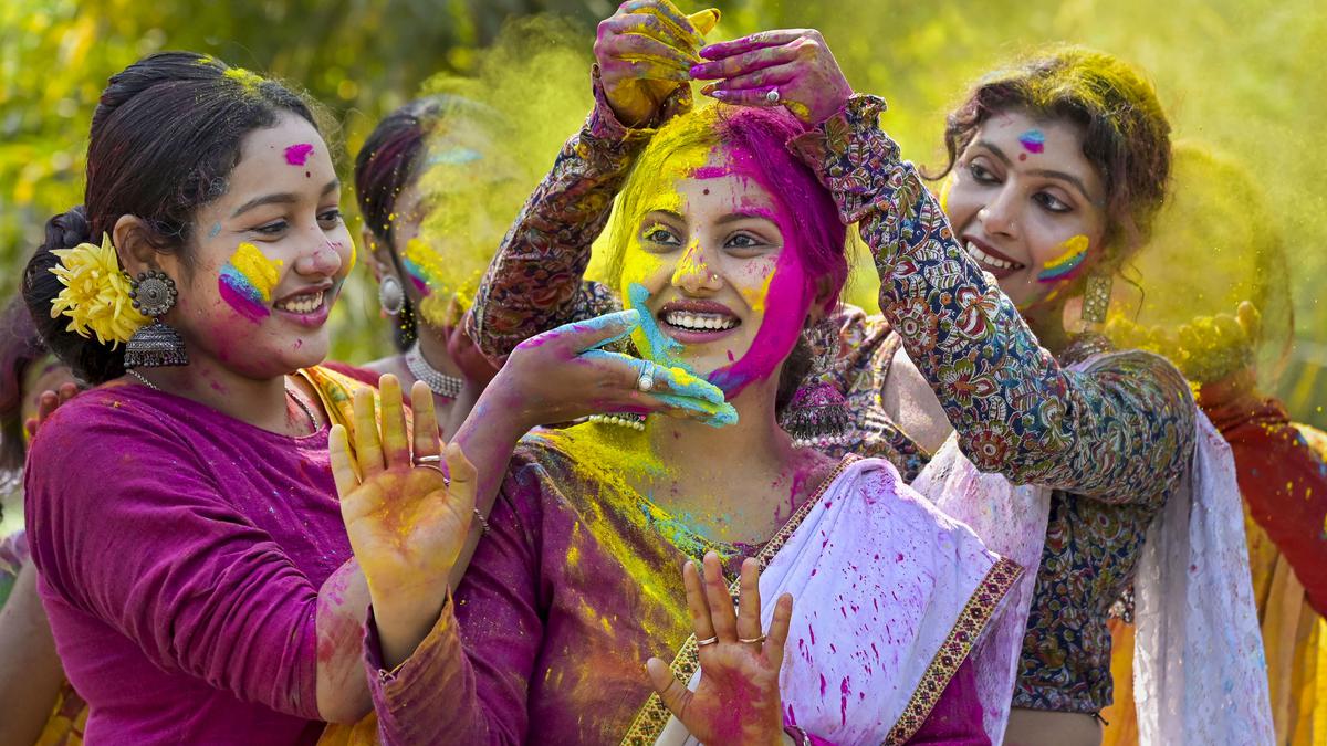 dresses for holi festival