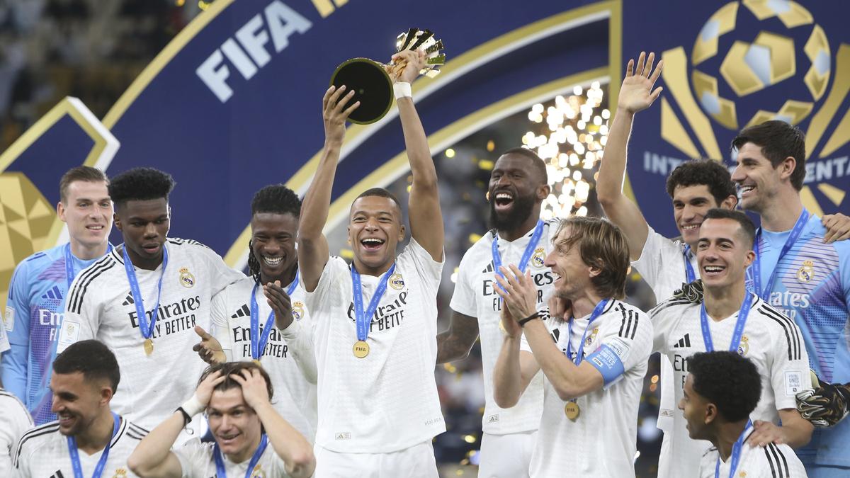 Real Madrid stroll to Intercontinental Cup title with 3-0 win over Pachuca