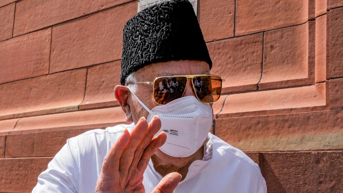 Farooq Abdullah, 13 Opposition parties ask ECI for early elections in J&K