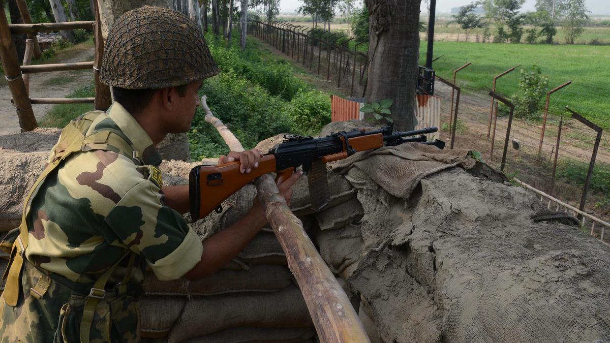 BSF seizes arms dropped by Pak drone in Gurdaspur