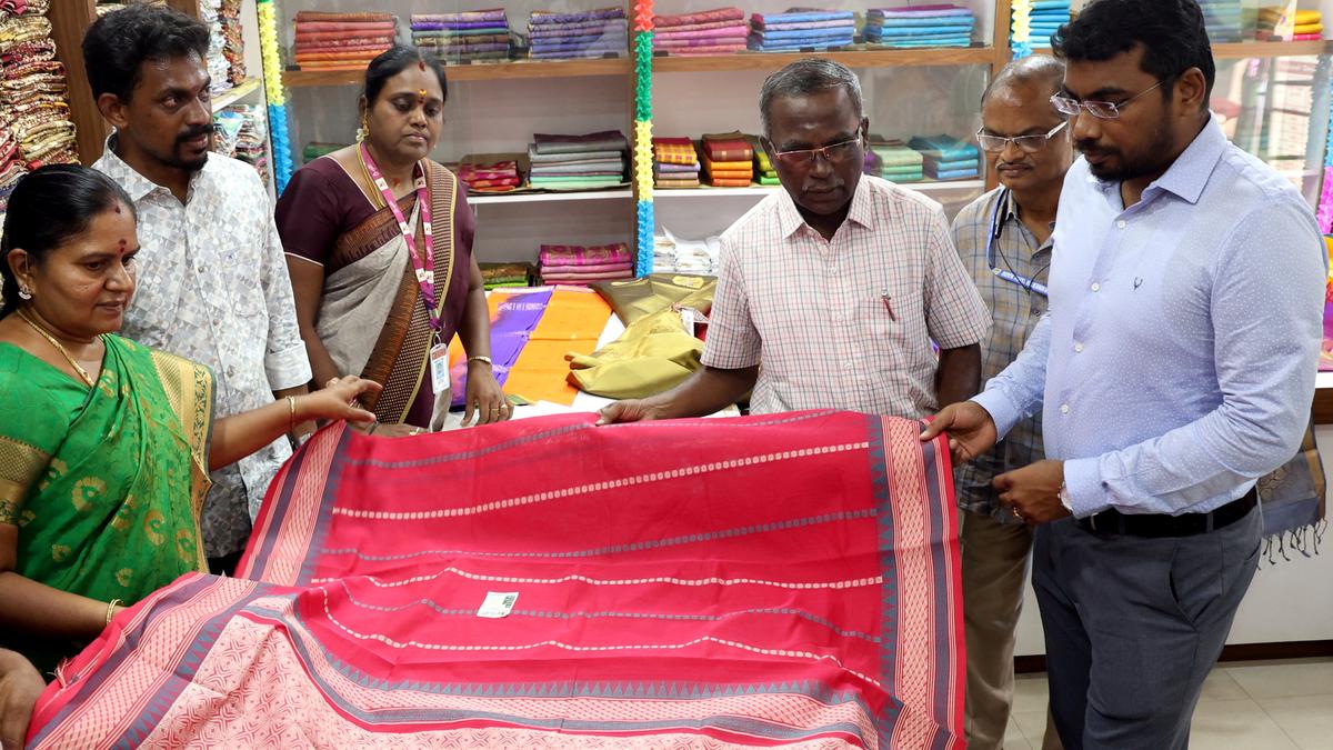 Deepavali discount sale begins at Co-optex showrooms in Dindigul