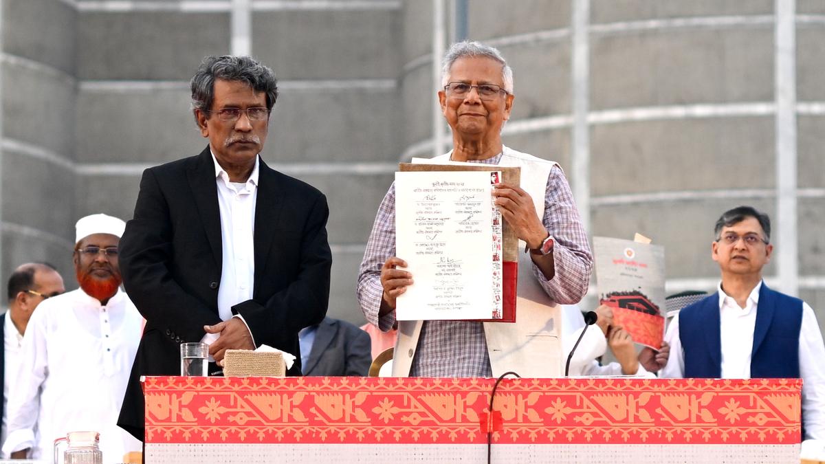 https://th-i.thgim.com/public/incoming/1b823b/article70176063.ece/alternates/LANDSCAPE_1200/Bangladesh_Politics_32883.jpg