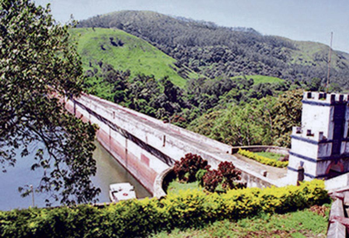 Water level in Mullaperiyar dam stands at 138.30 feet
