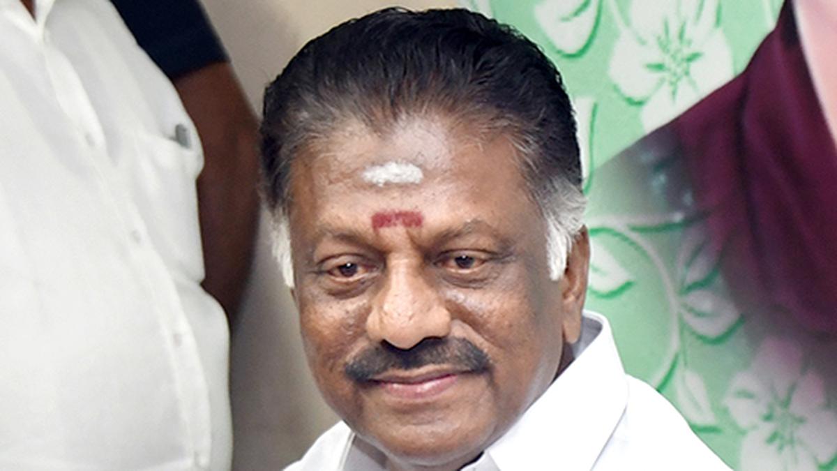 Panneerselvam for filling panchayat secretary posts through TNPSC