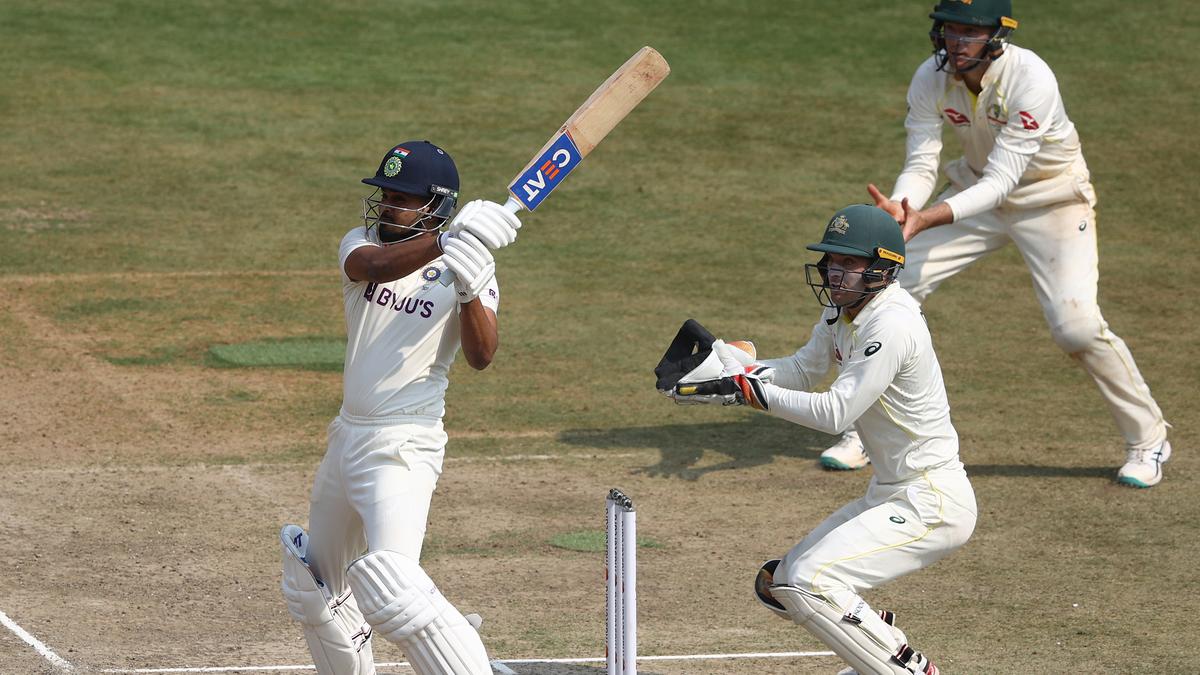 Aus vs Ind 4th Test | Shreyas Iyer suffers back pain again, taken for scans