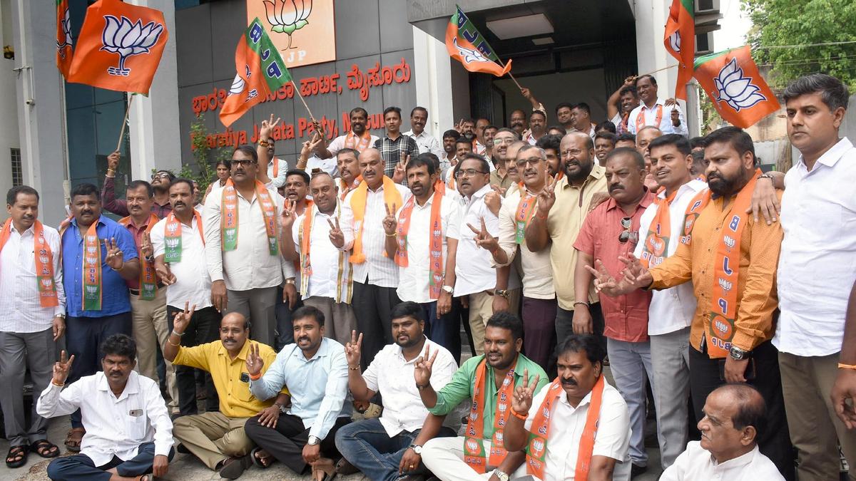Mysuru: BJP celebrates NDA’s landslide victory in Bihar Assembly election