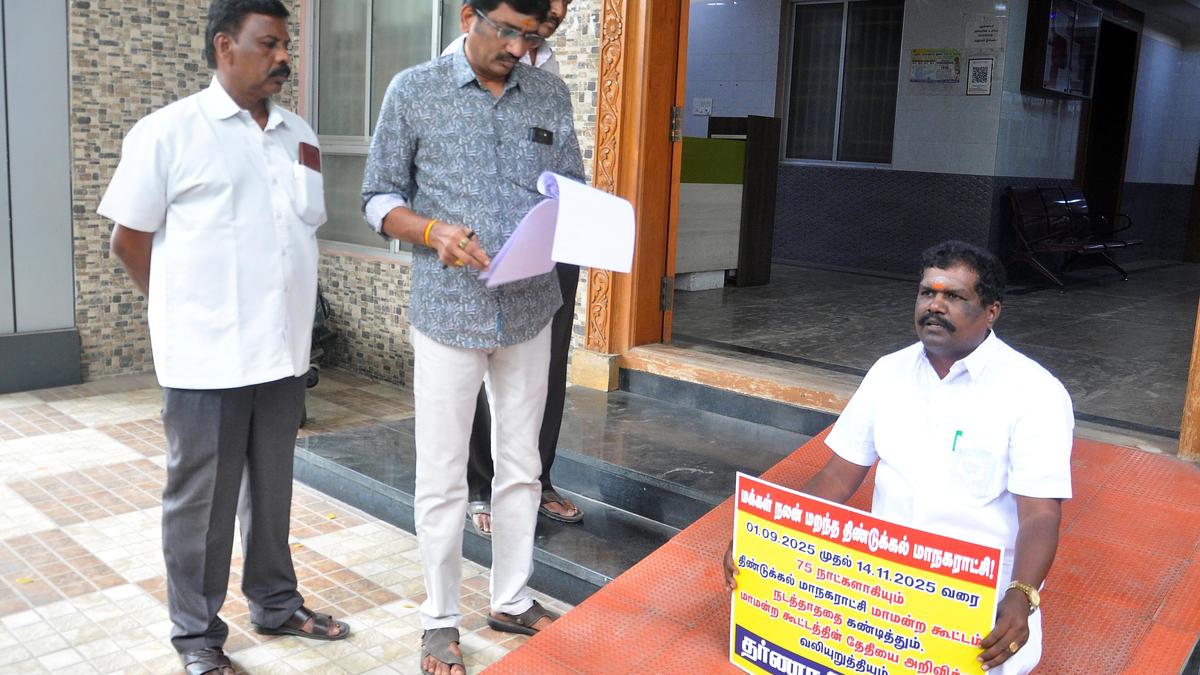 BJP Councillor stages dharna demanding Dindigul Corporation Council meeting be held this month