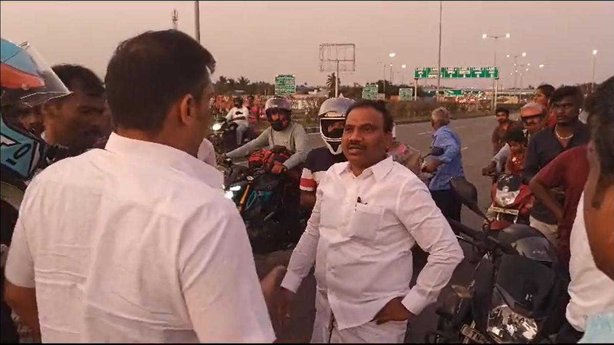 Nilgiris MP A. Raja stops en route to Coimbatore airport, sends accident victim to hospital in his car