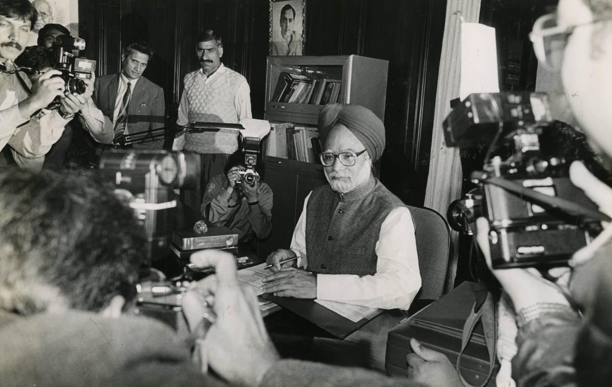 Manmohan Singh finalising the Budget at his office on March 20, 1995