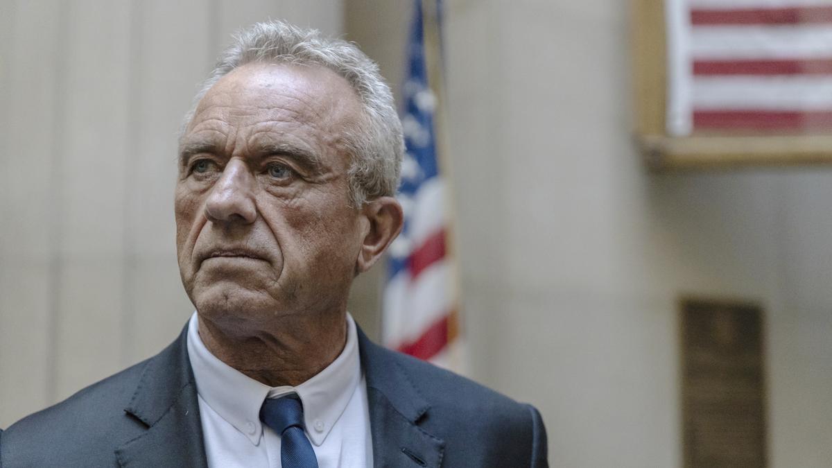 Robert F. Kennedy Jr., in court filing, says he will endorse Trump