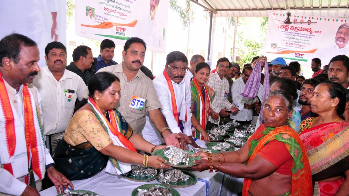 ‘Annadhanam’ organised in Telangana to mark Deputy CM’s birthday