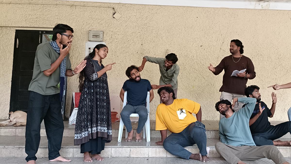 Experience Jandhyala comedy with the play ‘Middle Class Melodies’ in Hyderabad