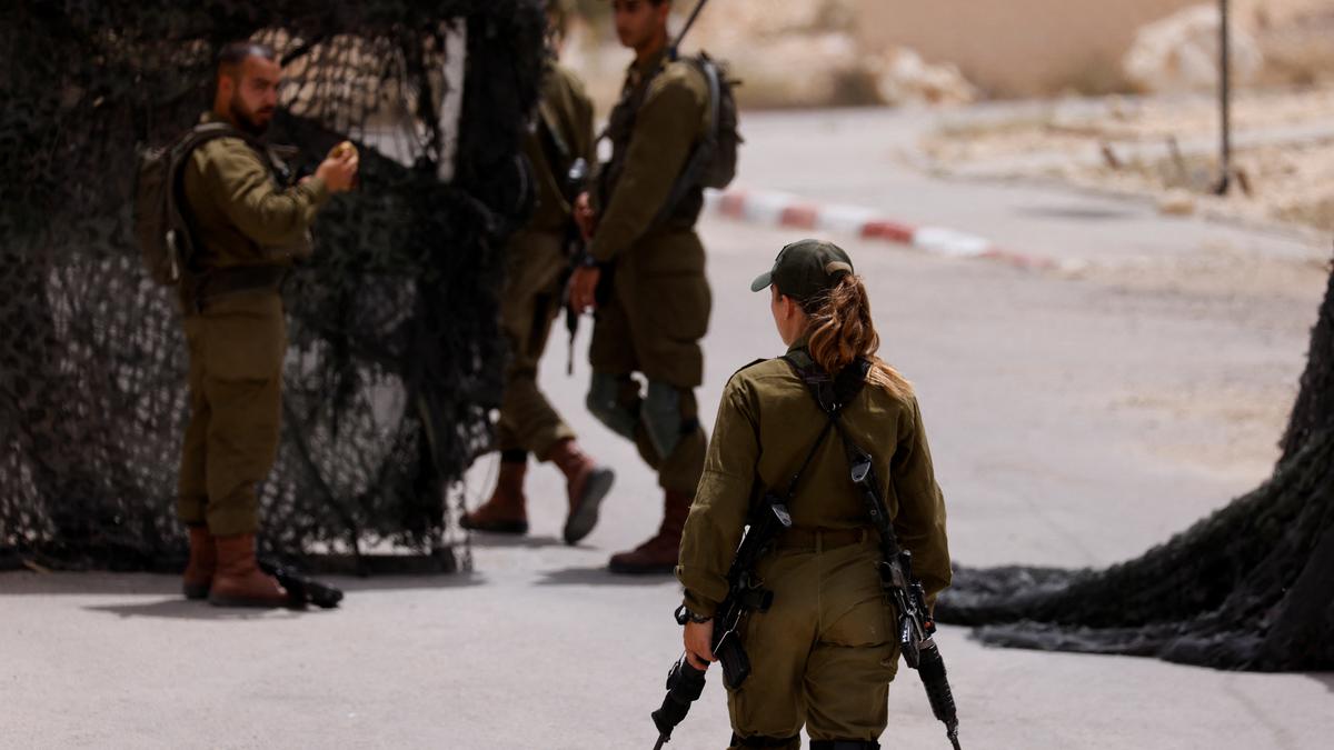 3 Israeli soldiers, Egyptian officer killed in gunbattle at the border