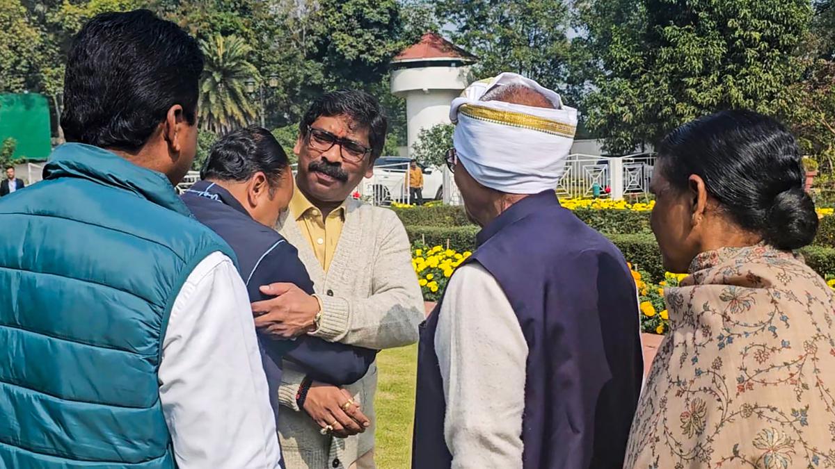 Top news of the day: Enforcement Directorate questions Jharkhand CM Hemant Soren at his official residence; Amit Shah says India-Myanmar border to be fenced soon, and more