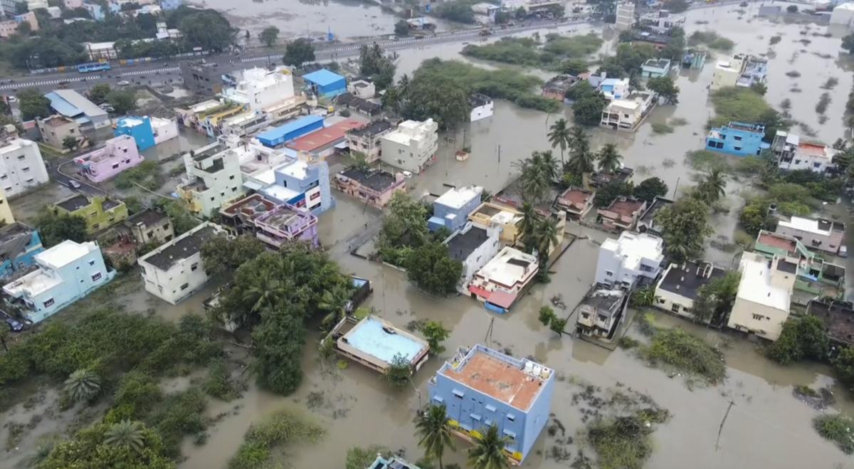 Cyclone Fengal LIVE Updates: Flood fury overwhelms Villupuram in T.N.,  Railway suspends ops as water level rises over danger mark - The Hindu