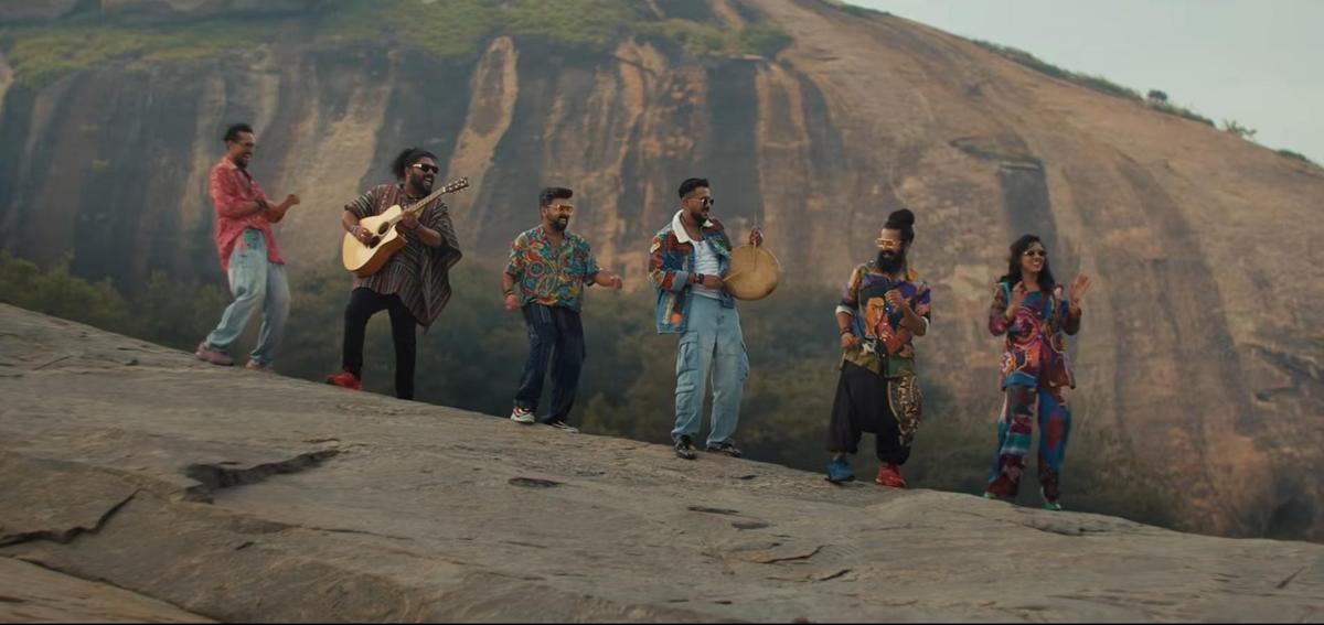 A still from the music video ‘Elelam kili’