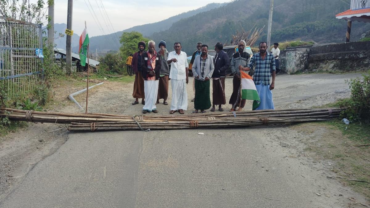 Congress hartal against pathetic condition of roads in Vattavada disrupts normal life
