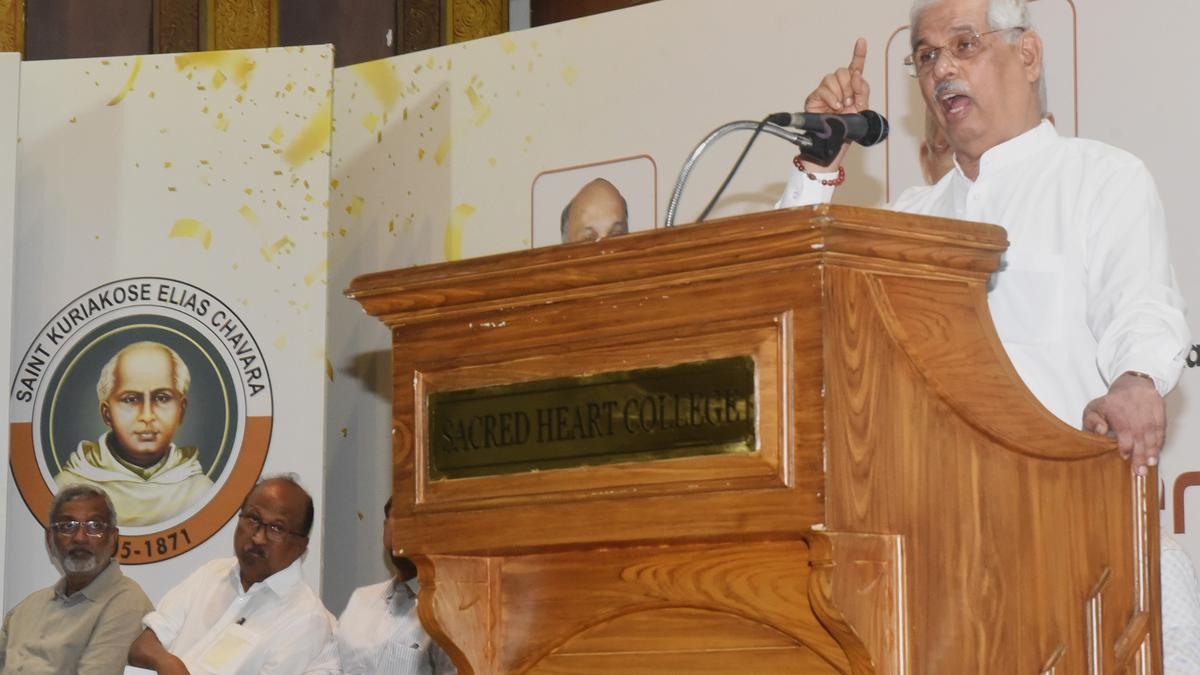Governor urges youngsters to stay away from drugs