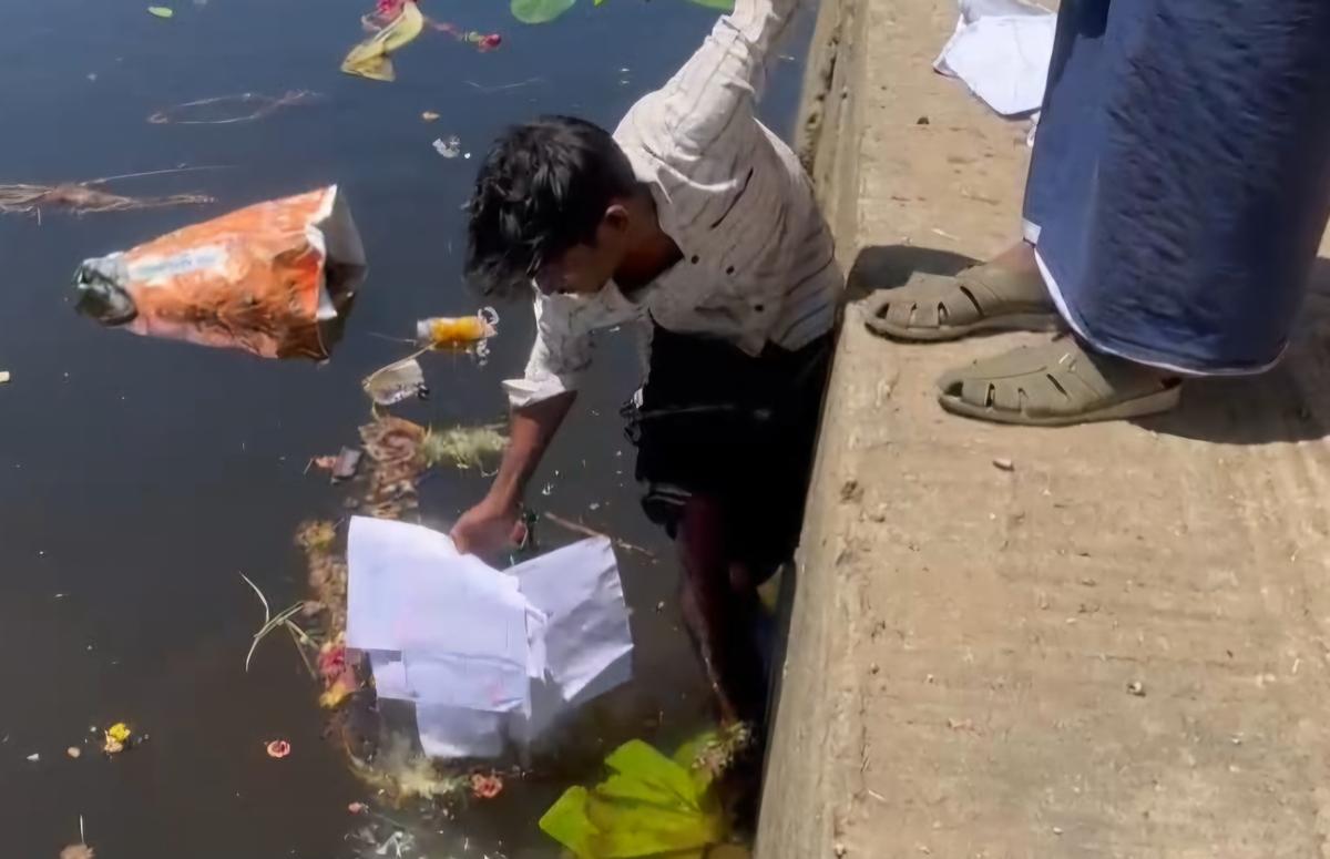 Petitions fired from the Vaigai River in Thirupuvanam in Sivaganga region