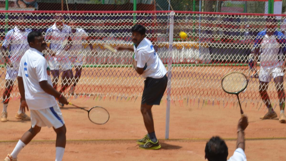 Ball badminton days