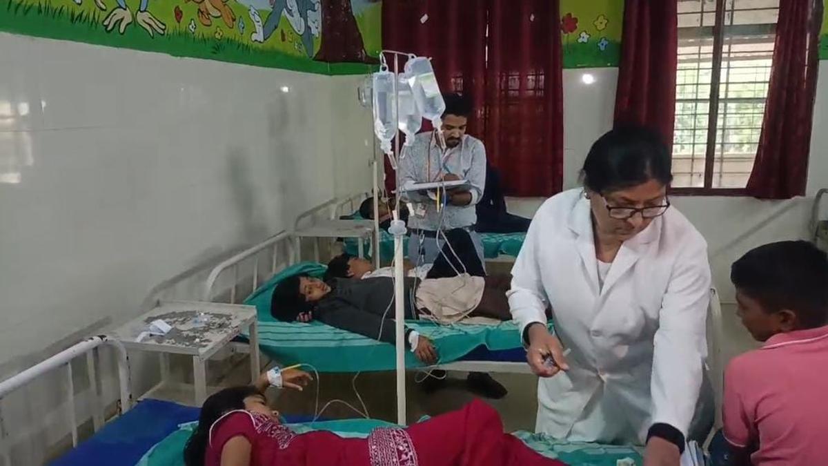 Over 170 students Morarji Desai Residential School near Chikkodi fall ill  in suspected case of food poisoning - The Hindu