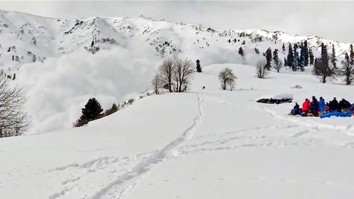 Massive avalanche hits Gulmarg ski resort in Jammu and Kashmir